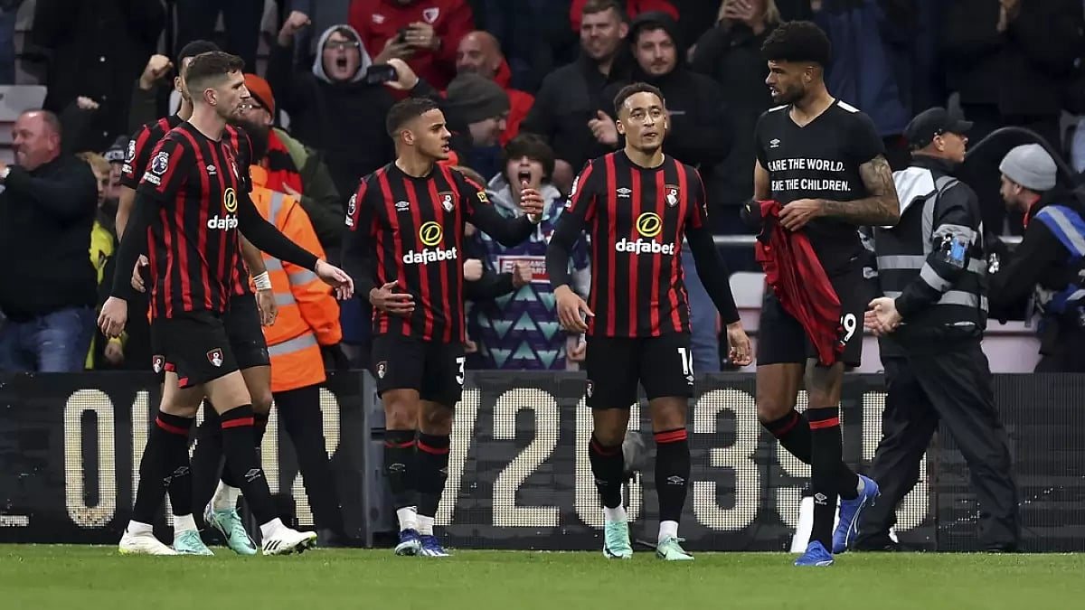 Bournemouth's Philip Billing (extreme right) celebrates after scoring against Burnley.