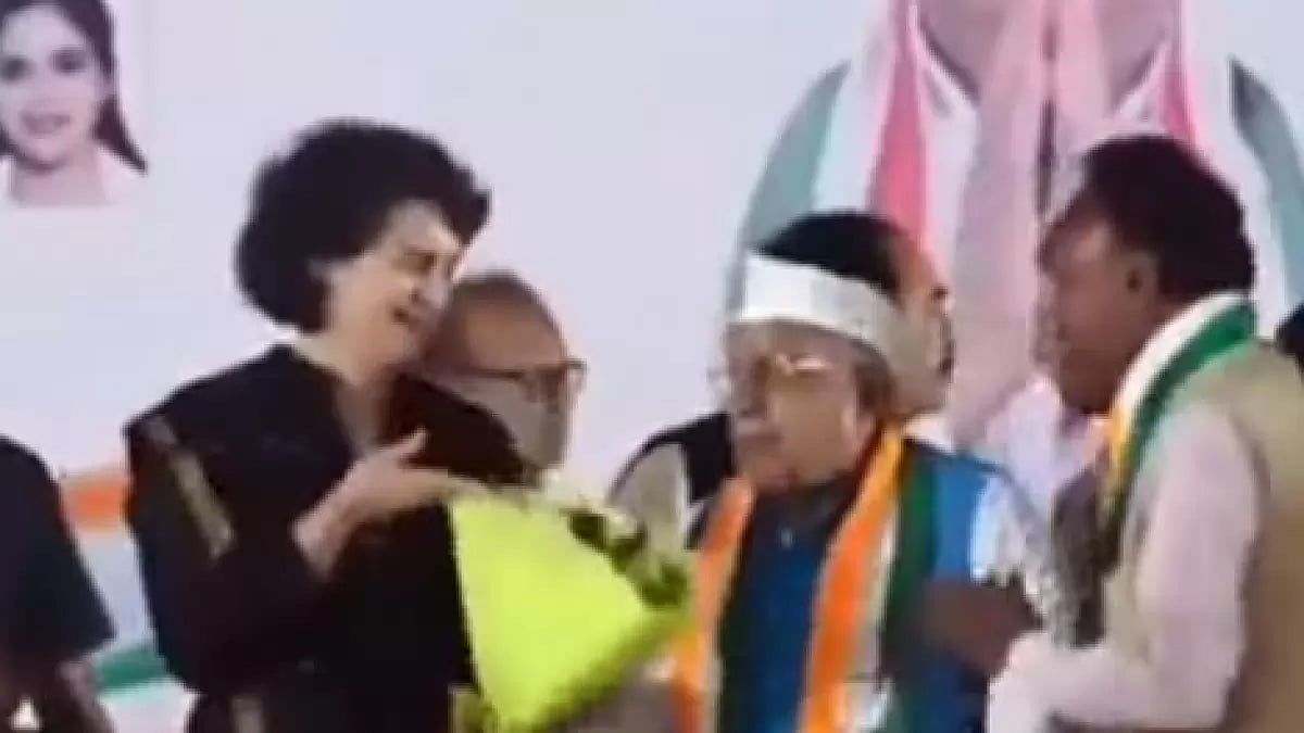 Priyanka Gandhi with the empty bouquet at Madhya Pradesh poll campaign.