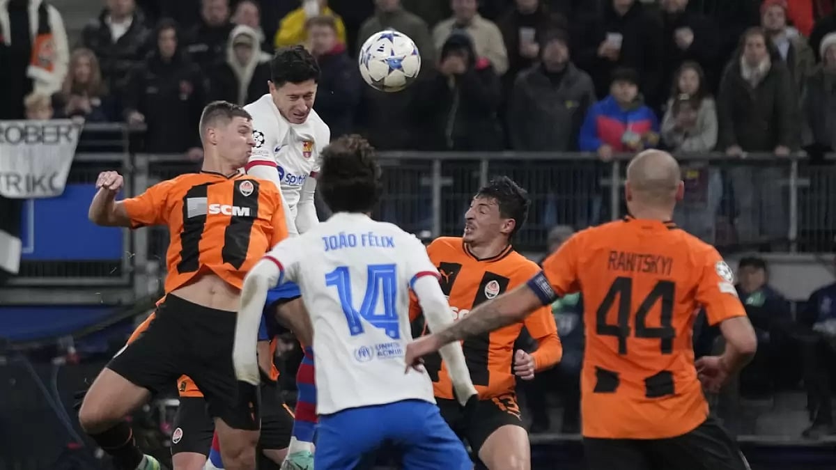 Action from the Barcelona vs Shakhtar Donetsk game in the UEFA Champions League 2023-24 in Hamburg.