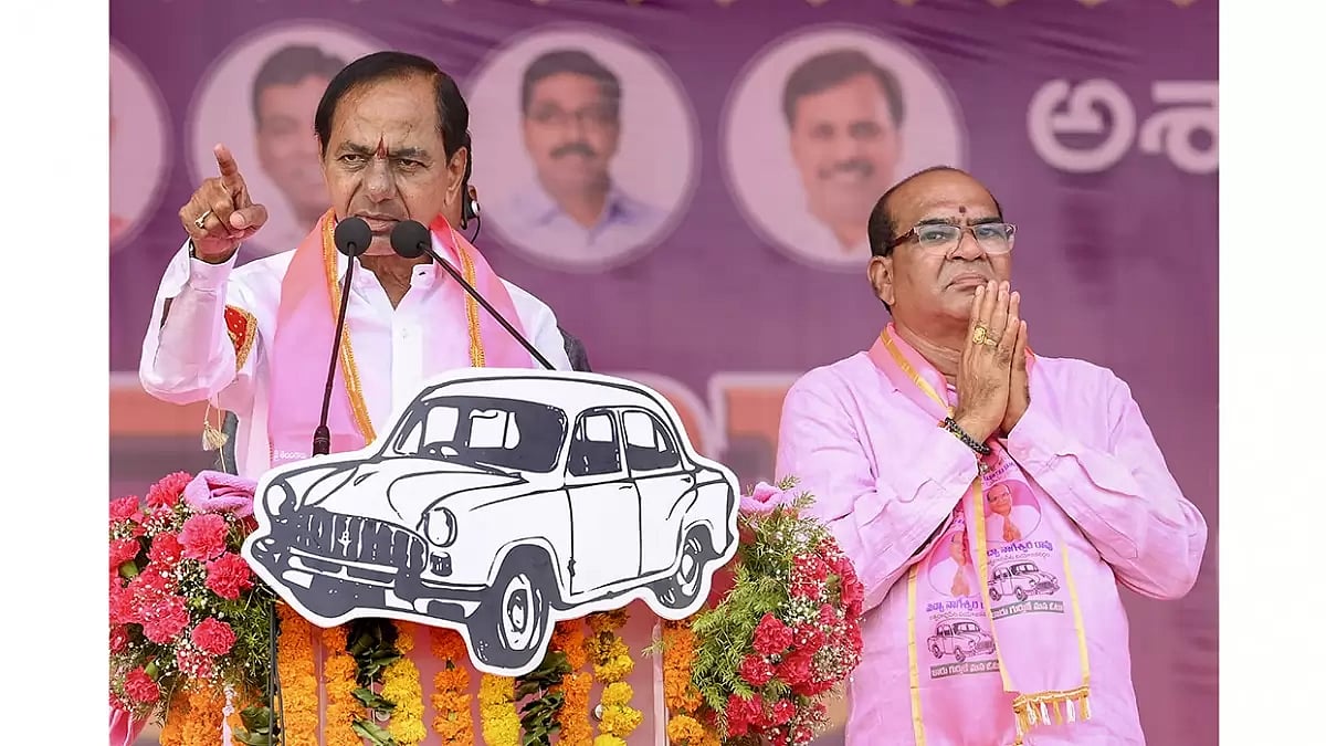 KCR at public meeting in Warangal