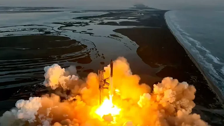 SpaceX's Starship blasting off into space from the launch site in Texas, USA. - null