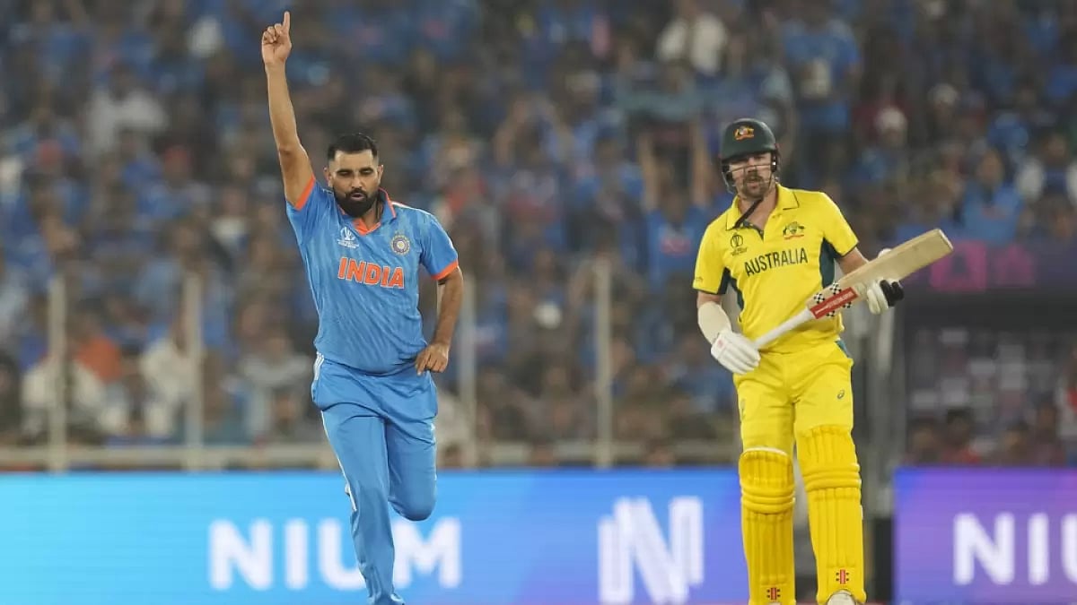 Mohammed Shami (left) celebrates the wicket in the final of the Cricket World Cup 2023