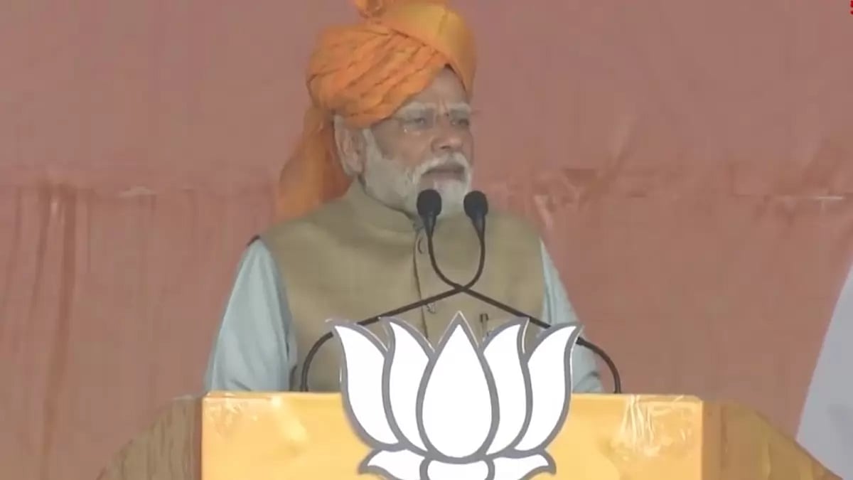 PM Narendra Modi addressed an election rally in Baran, Rajasthan. 