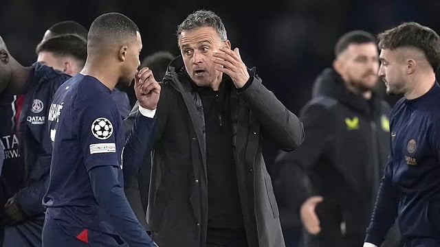 Paris Saint-Germain Lock Down Key Defender For Two More Years With Contract Extension