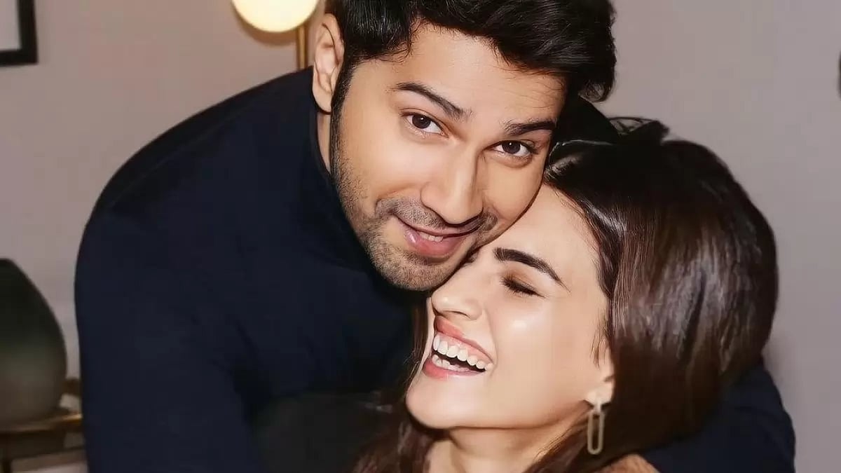 Actors Varun Dhawan and Kriti Sanon
