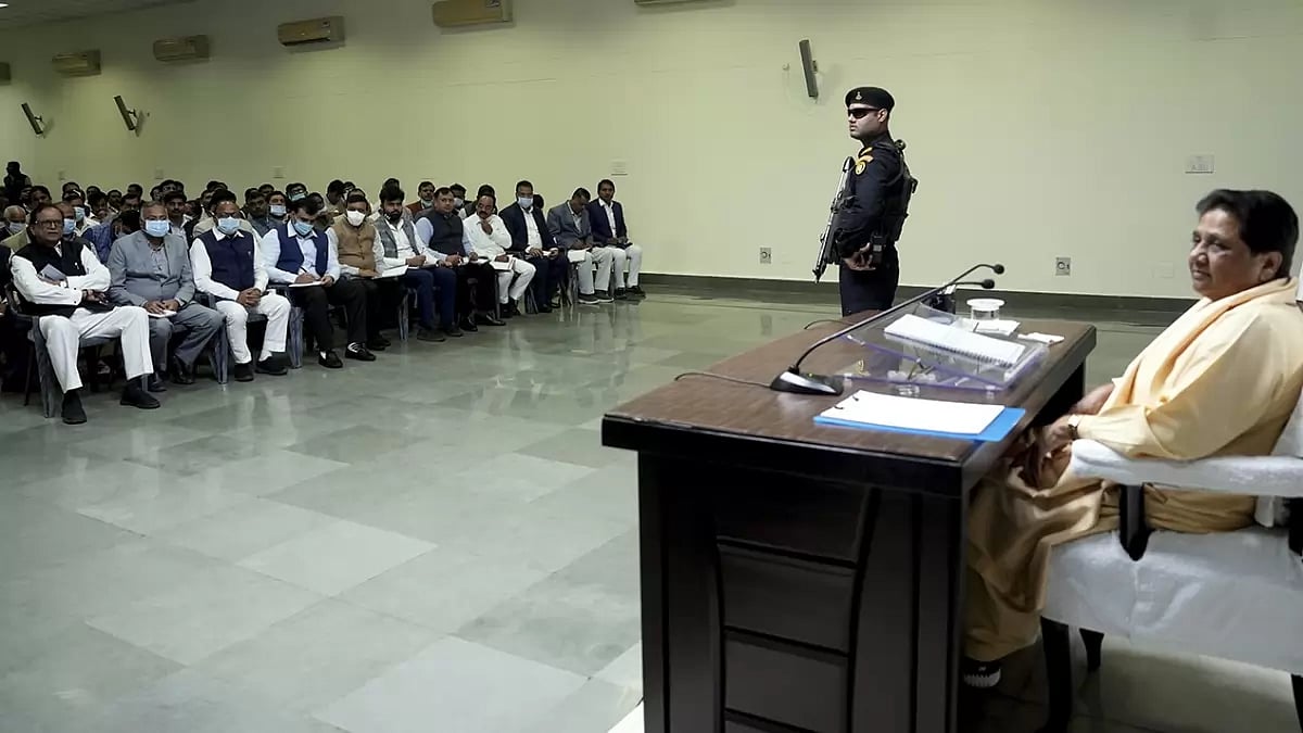 Mayawati chairs BSP meeting in Lucknow