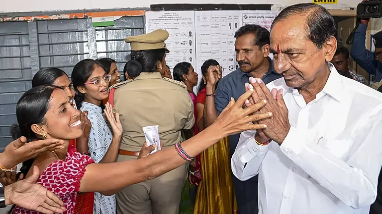KCR votes in Telangana Assembly polls - null