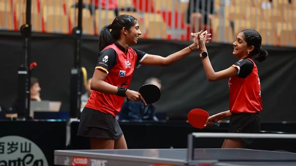 India's silver-winning girls doubles pair of Jennifer Varghese (L) and Divyanshi Bhowmick.