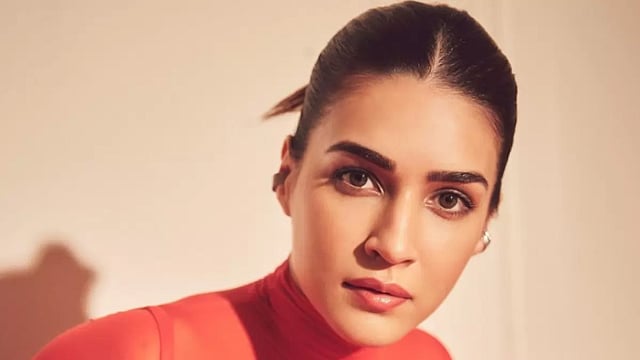 Kriti Sanon Takes Legal Action Against ‘False News’ Claiming She Promoted Trading Platforms On 'Koffee With Karan'