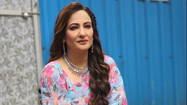 Rakshanda Khan Embraces Her Real Self, Says ‘Time To Set Out On A Journey’