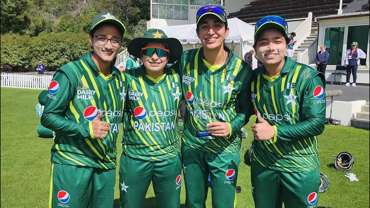 Pakistan players celebrate their T20I series win against New Zealand in Dunedin.