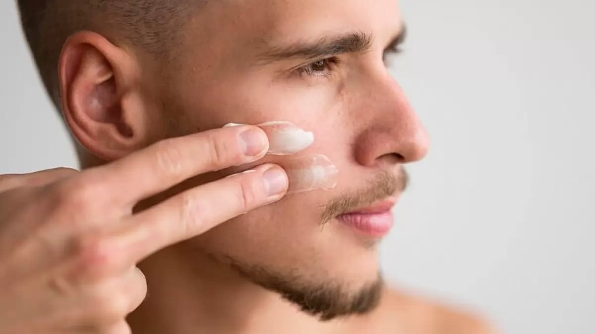 Broad-spectrum sunblock for males