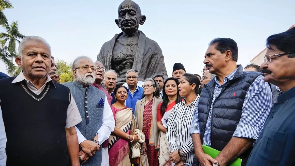 Mahua Moitra with Sonia Gandhi others after she was expelled from Lok Sabha
