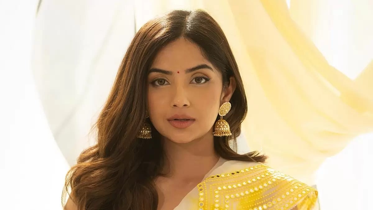 Actress Kashmira Pardeshi