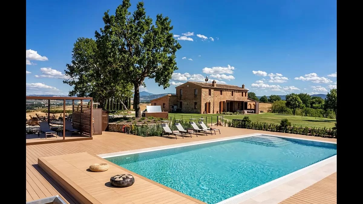Exploring the Charm of Tuscan Villas