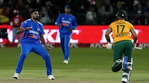 India lost the 2nd T20I by five wickets (via DLS Method) to the Proteas