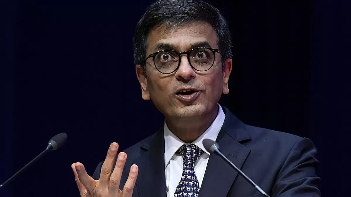 DY Chandrachud at award ceremony at SC