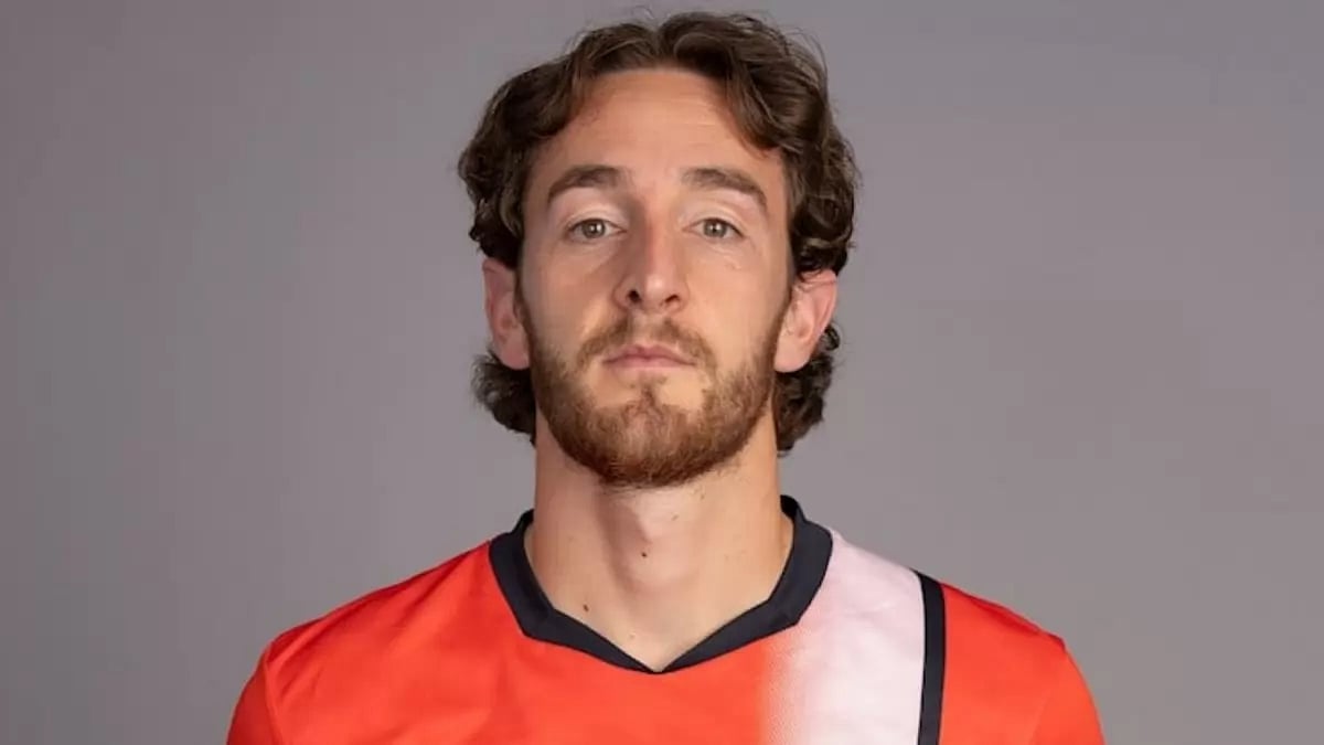 Luton Town player and captain Tom Lockyer