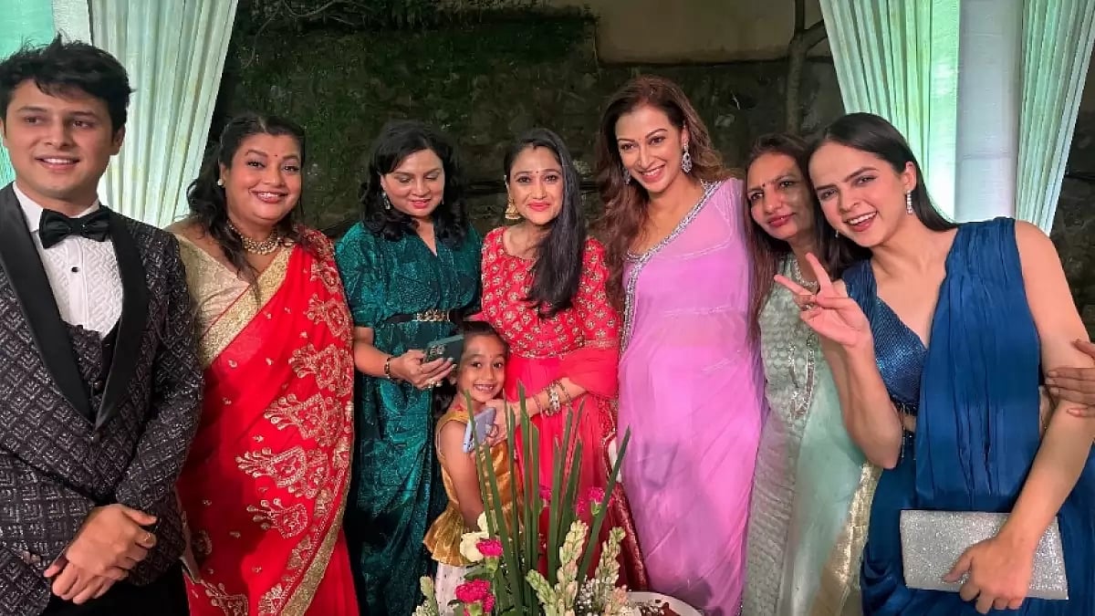 Disha Vakani with 'TMKOC' cast