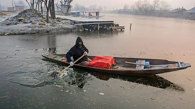 Cold Wave In Kashmir, Several Places Record Minimum Temp Below Minus 3 Deg C
