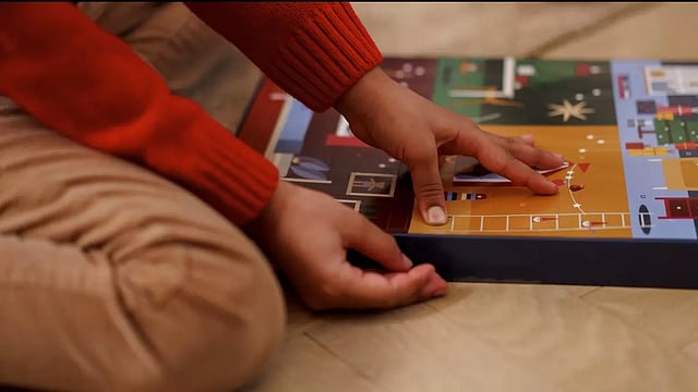 10 Fun Christmas Games For Family Gatherings