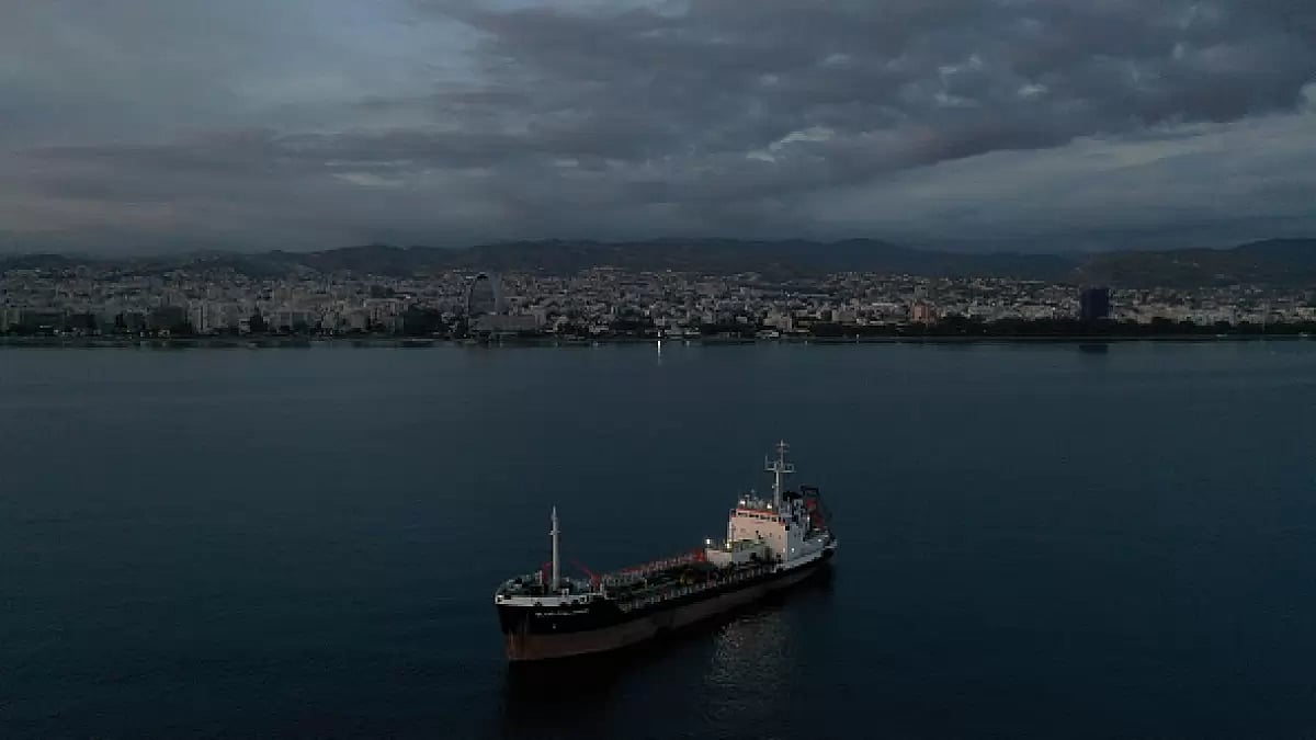 Houthi rebels in Yemen attack a Greek-owned ship in the Red Sea. | - null