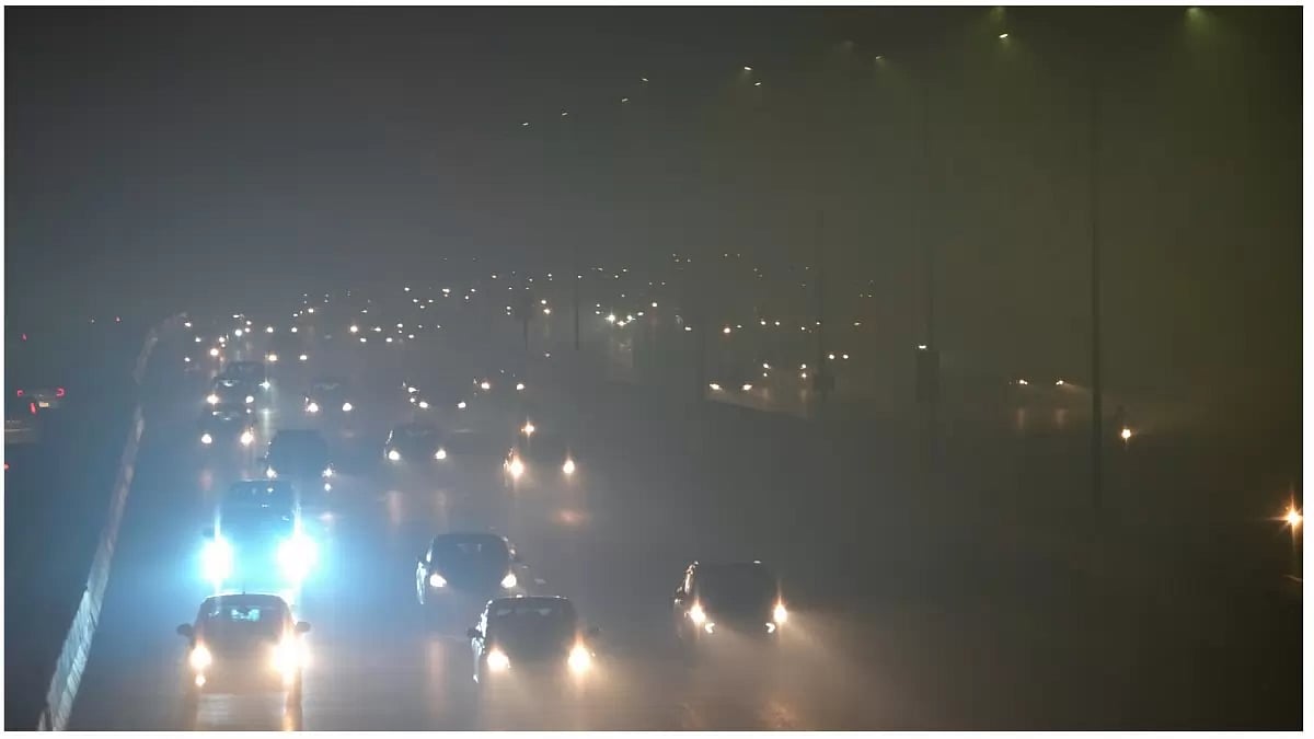 Dense fog cover in Delhi-NCR  - null