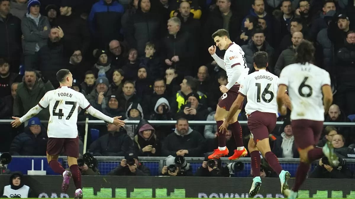 PL 2023-24: Everton 1-3 Manchester City - Julian Alvarez celebrates his goal