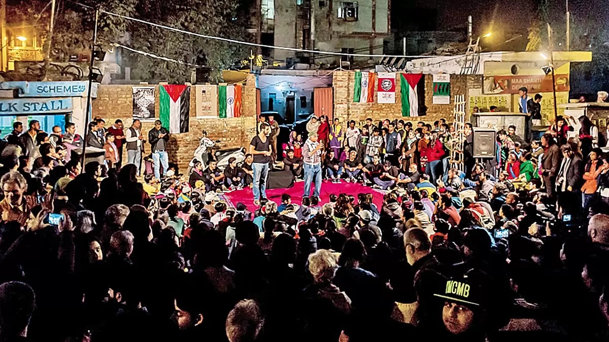 A Clutch of Memories: Joint performance by The Freedom Theatre and Jana Natya Manch in Delhi.