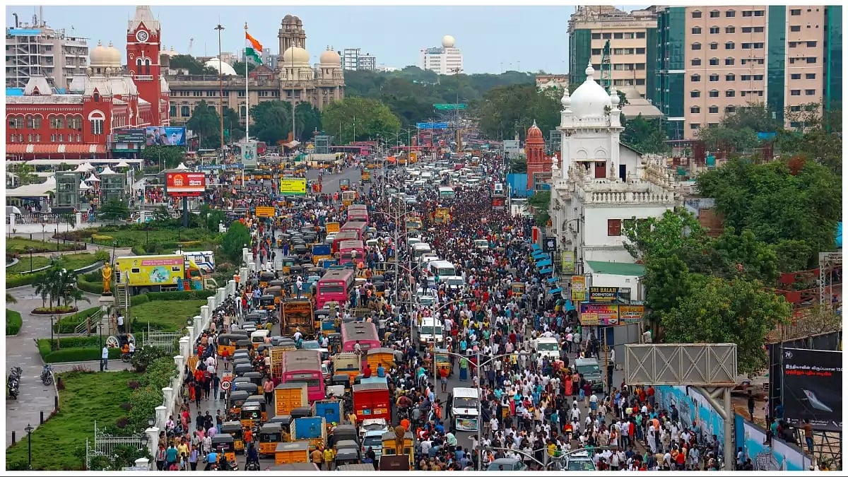 Thousands of people gathered for DMDK chief Vijayakanth's last rites in Chennai on Friday
