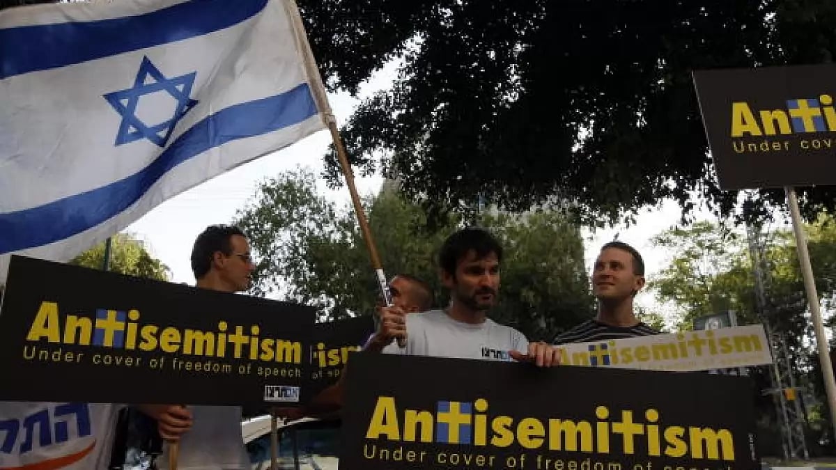 Some 20 Israeli demonstrators during a protest outside the Swedish embassy in Tel Aviv in 2009