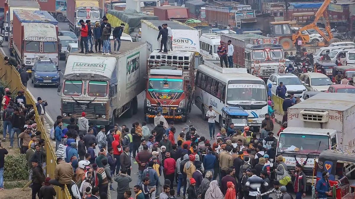 Commercial vehicle drivers in Madhya Pradesh bring traffic to a standstill, protesting against strin