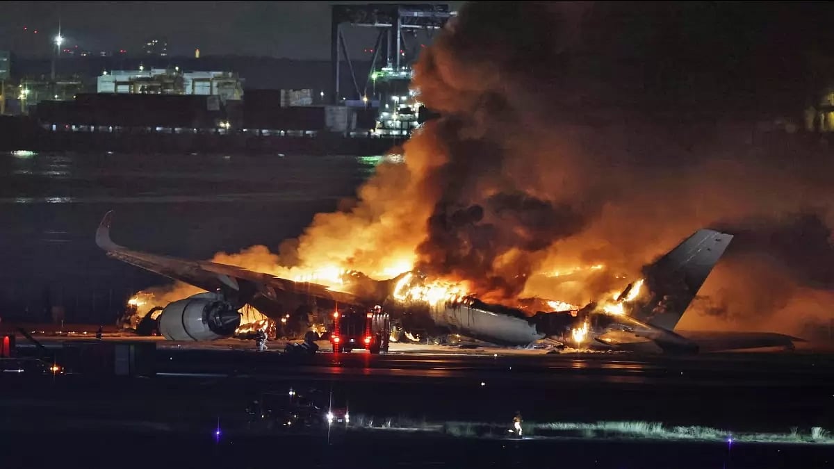 Five crewmembers died of the coast guard plane which Japan Airlines aircraft hit on the runway