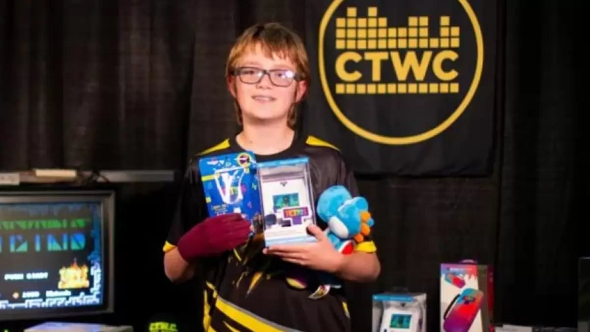 First human player to beat Nintendo's classic video game. 