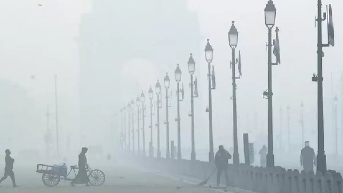 New Delhi covered by a thick blanket of fog