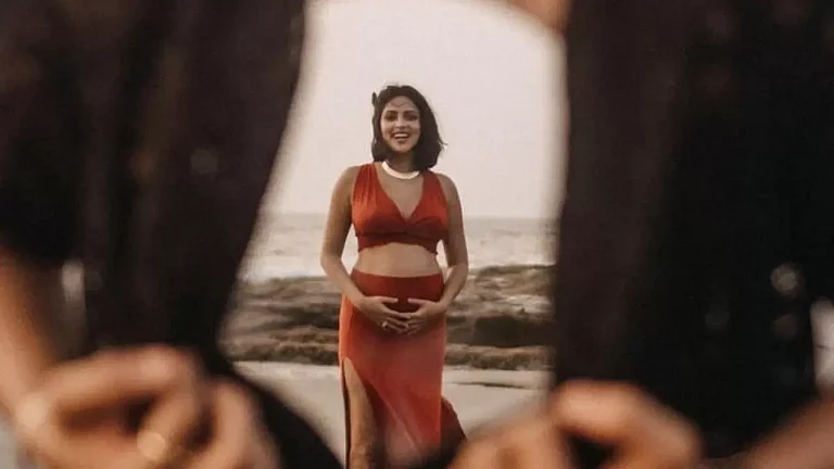 Amala Paul Announces Pregnancy - null