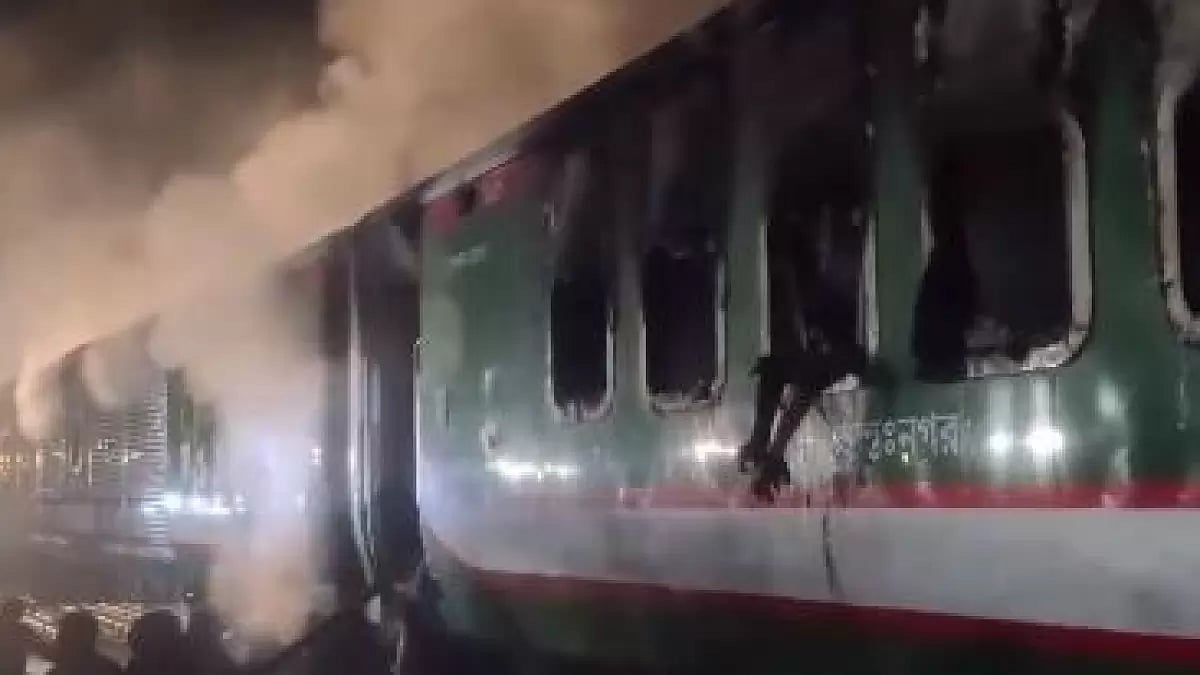 Benapole Express set on fire in Bangladesh on Friday