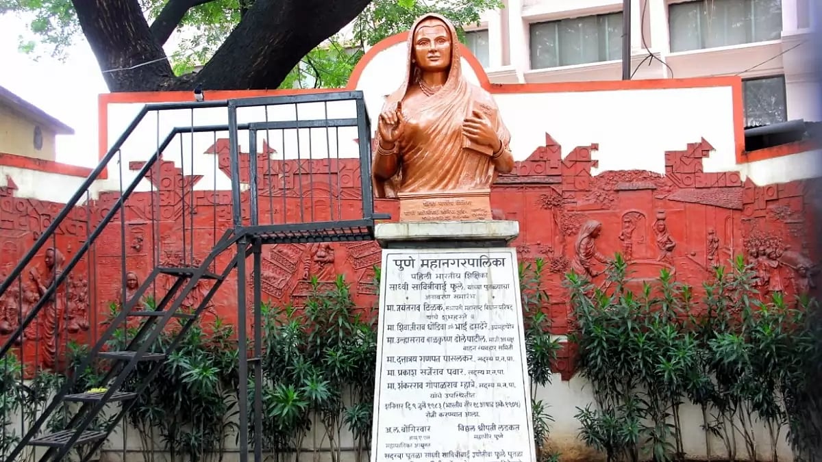 File Pic  : Maharashtra Assembly Passes Resolution For Posthumous Bharat Ratna For Jyotirao Phule, Savitribai