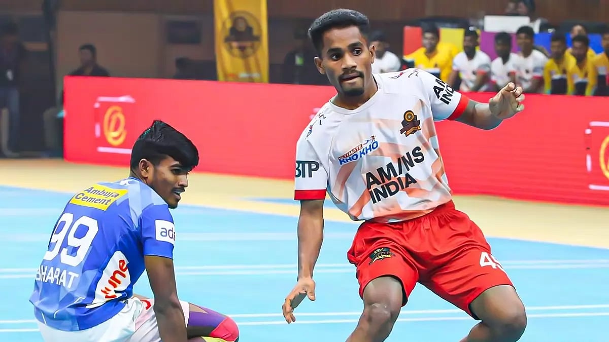 Action from the Ultimate Kho Kho season 2 match between Odisha Juggernauts and Gujarat Giants in Cuttack.