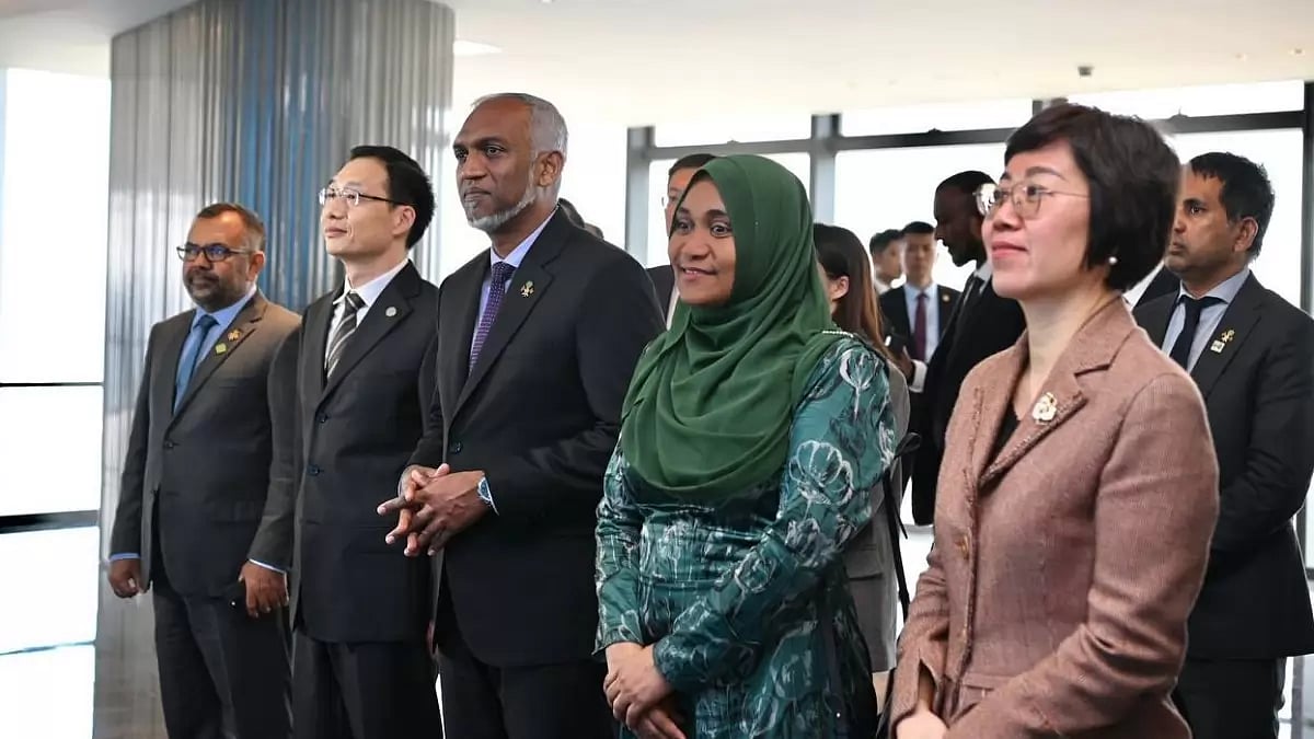 Maldives President Mohamed Muizzu along with his wife in China.