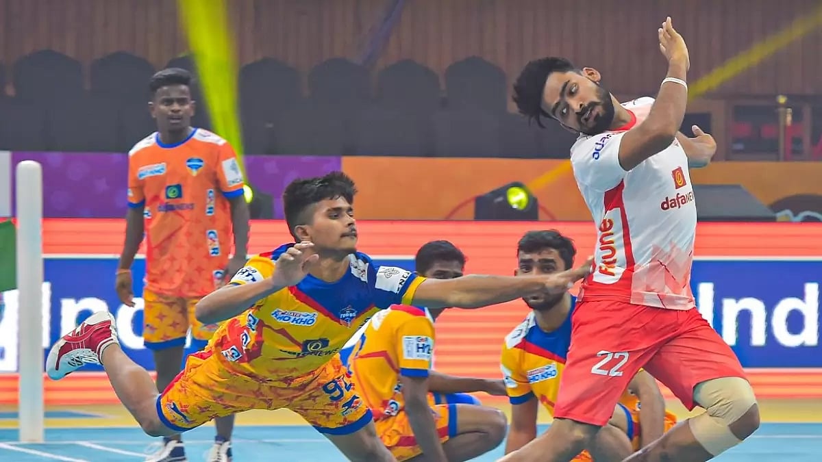 Telugu Yoddhas and Gujarat Giants players in Ultimate Kho Kho 2023-24 clash