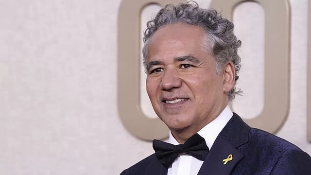 At Golden Globes Awards, Attendees Wear Yellow Ribbons To Show Solidarity With Israel – But Are Silent On Gaza
