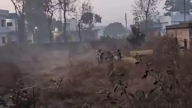 People complained of breathing issues due to the chlorine gas leak. - null