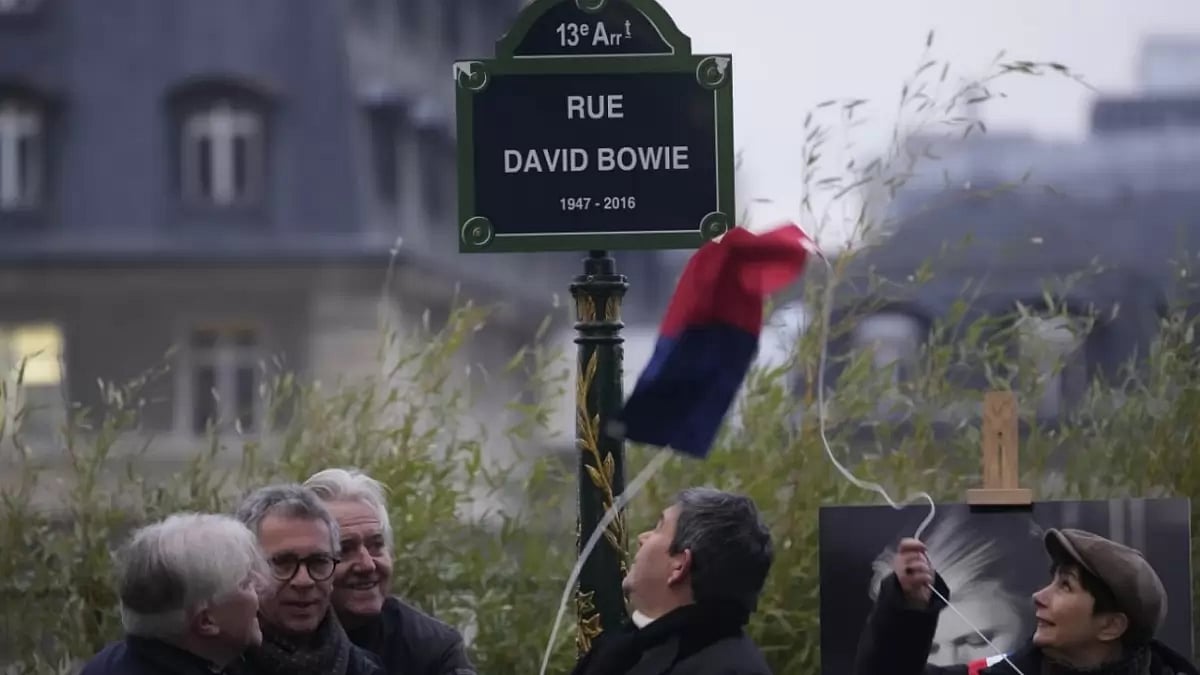 Officials Unveil the street sign of singer David Bowie. 