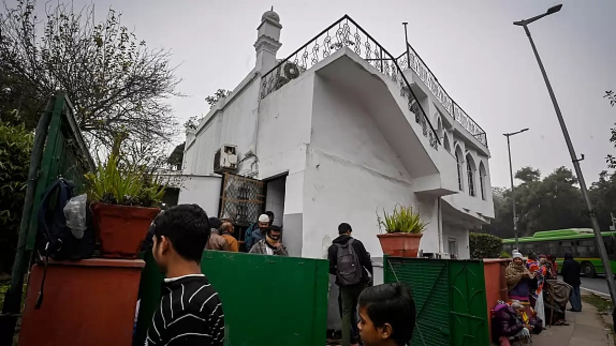 A view of Sunehari Bagh Masjid at Motilal Nehru Marg, near Central Secretariat, on January 5, 2024