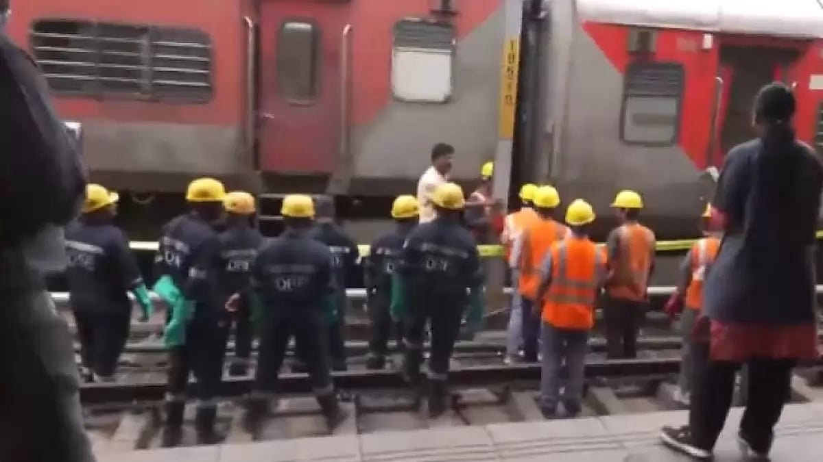 The incident took place at around 9:15 AM on Wednesday morning. 