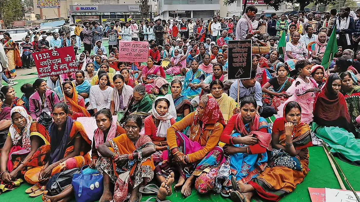 Members of the tribal community protesting in front of Raj Bhavan, Ranchi in 2022 against the government’s proposed drone survey in  the villages of Jharkhand.