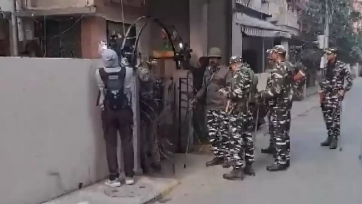 The ED officials were accompanied by central forces