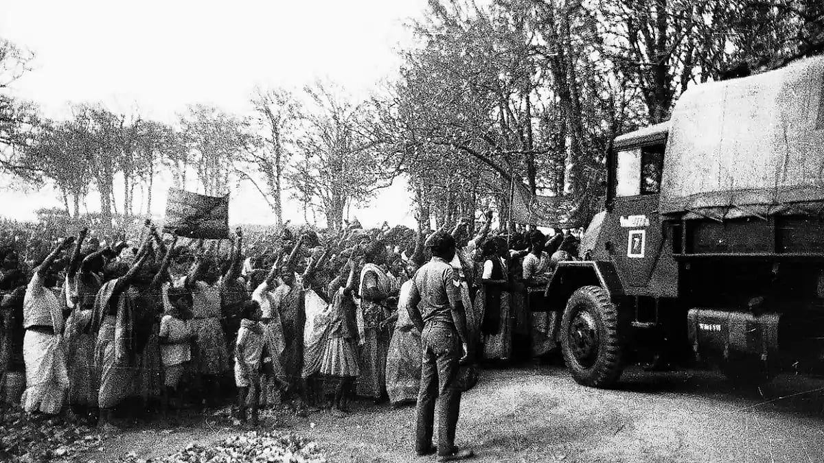 Tribal people protesting against the Netarhat Field Firing Range in Latehar district, Jharkhand in 1992
