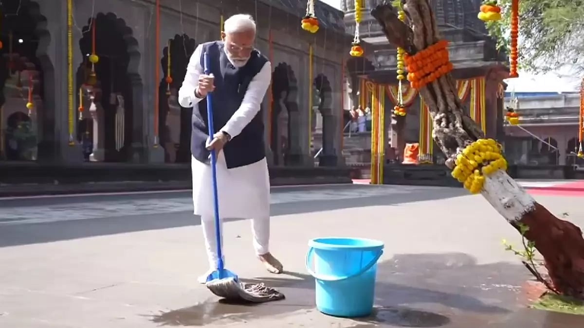 PM Modi sweeps the floor at the Kalaram temple in Maharashtra's Nashik.